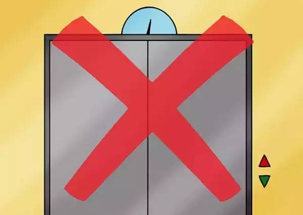 火灾逃生案例:15楼起火,90后妈妈抱3岁娃成功获救 安全技能学习…火灾逃生案例:15楼起火,90后妈妈抱3岁娃成功获救