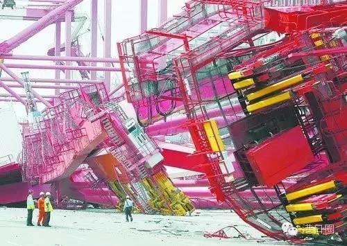 4台桥吊损毁!高雄港遭台风重创 损失超10亿台币丨港口圈