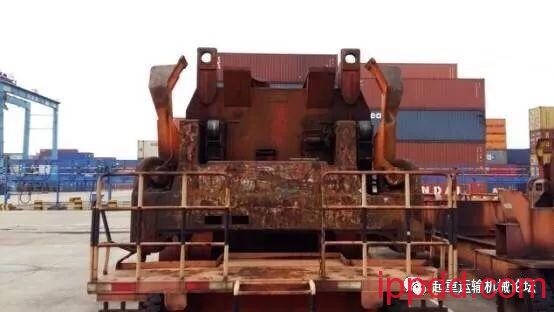 集装箱侧面吊具的使用