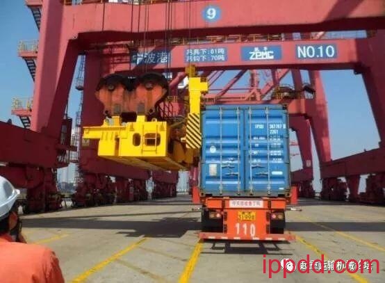 集装箱侧面吊具的使用