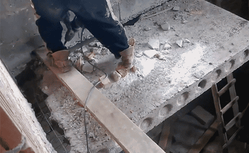 因员工未佩戴安全绳作业致死,企业被罚25万,企业法人被罚近4万元! 案例/因员工未佩戴安全绳作业致死,企业被罚25万,企业法人被罚近4万元!