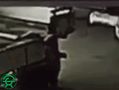 痛心！山东一叉车司机违规操作,，活活摔死搬运工！