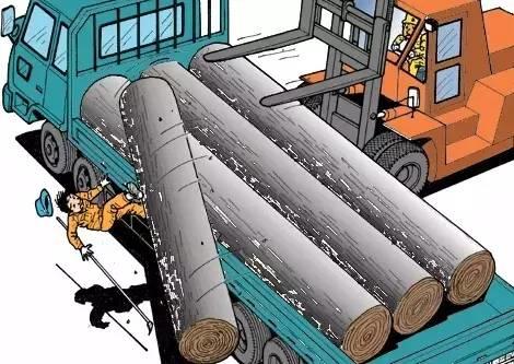 痛心！山东一叉车司机违规操作,，活活摔死搬运工！