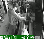 [事故案例]工人被卷进机械，旋转3分钟才被甩出来；地面血肉模糊