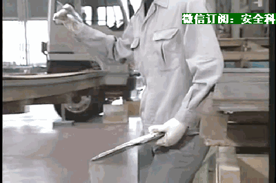 [事故案例]工人被卷进机械，旋转3分钟才被甩出来；地面血肉模糊