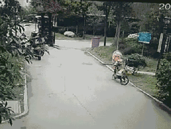 叉车司机事故 | "2.26"司机戳爆大货,胎爆人亡 叉车司机事故 | 司机戳爆大货,胎爆人亡