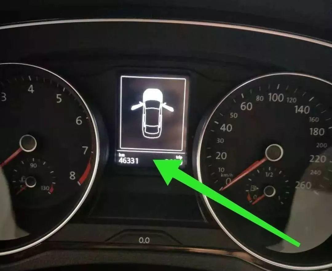 汽车的发电机皮带断了怎么办？迈腾车主就遇到了这个头疼的问题！