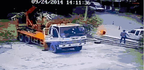 我说报废，你说还能用，绳索断裂砸死工人！只因绳索扭结...