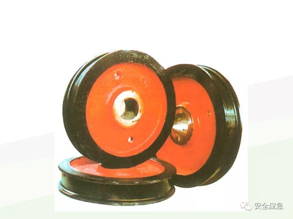 我说报废，你说还能用，绳索断裂砸死工人！只因绳索扭结...