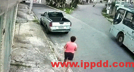 2020年2月复工事故视频，常见各种类型事故发生瞬间动图展示及员工安全培训教材PPT