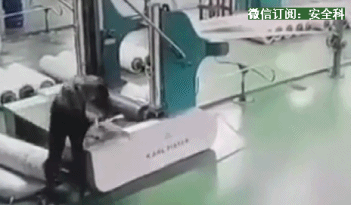机械伤害到底该怎么防 | 案例:合肥一女工被升降平台挤压身亡!