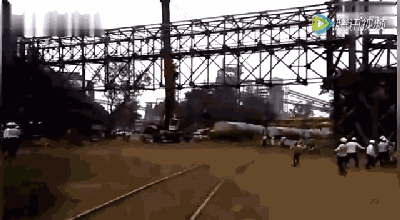 【案例】吊钩脱离砸死工人！[培训]吊装作业21个要点、48项禁忌、30个案例务必认真学习！