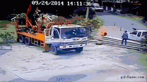 【案例】吊钩脱离砸死工人！[培训]吊装作业21个要点、48项禁忌、30个案例务必认真学习！