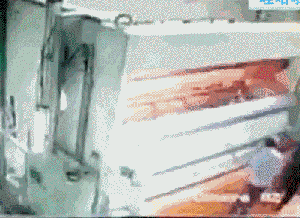 又一惨剧!工人被卷入碎料机 挣扎20秒……又是违章作业 全体员工敲警钟!