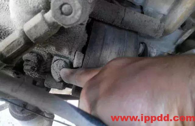 维修经验 | 发动冒白烟案例解析