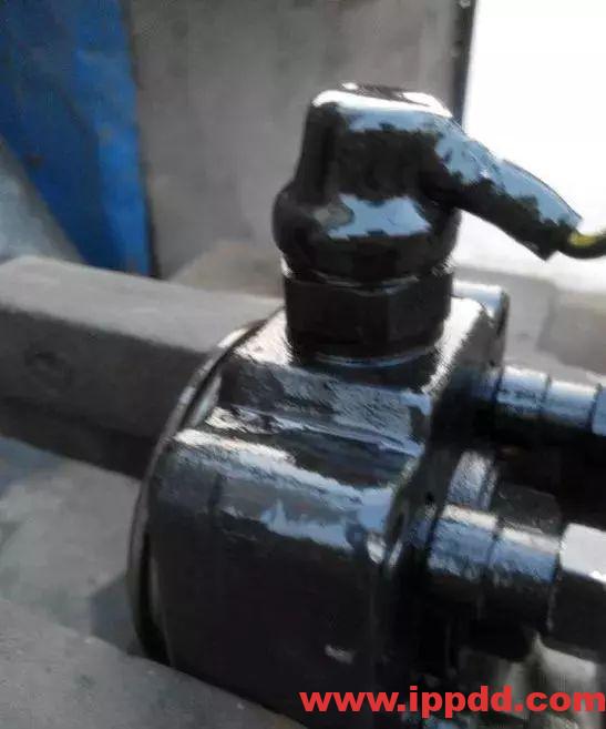 维修经验 | 发动冒白烟案例解析