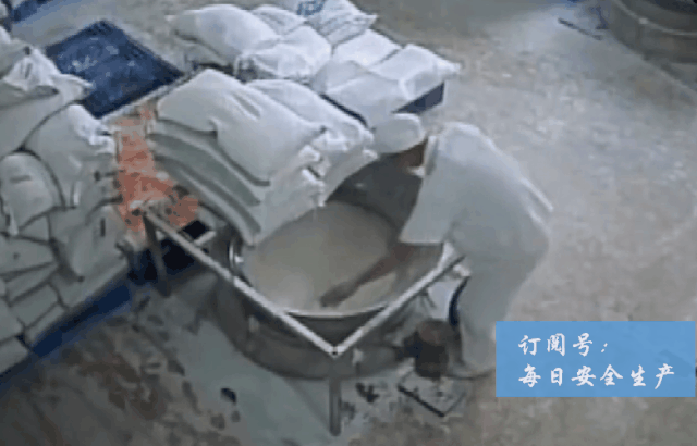 事故案例 | 又一起触电事故,人瞬间没了|触电事故动图合集,胜过百场培训!