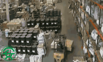 视频案例 | 叉车违规加配重，驾驶员1秒胸廓砸稀碎！