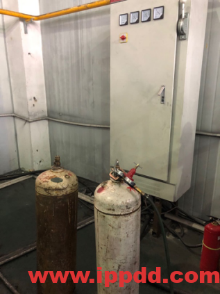 配电箱旁放乙炔瓶？罚！气瓶安全管理不到位，真的会要人命！