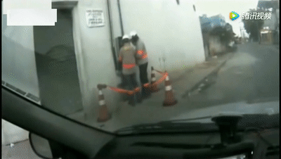 惨!工人误操作,配电箱瞬间爆炸,人直接没了……