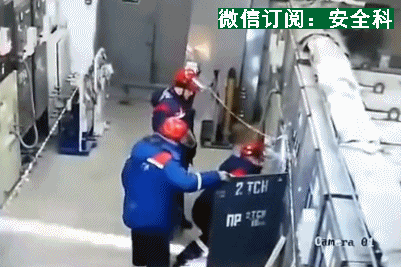 惨!工人误操作,配电箱瞬间爆炸,人直接没了……