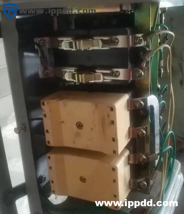 电机主接触器主触点坏了，电工直接用一根电线短接，可行吗？