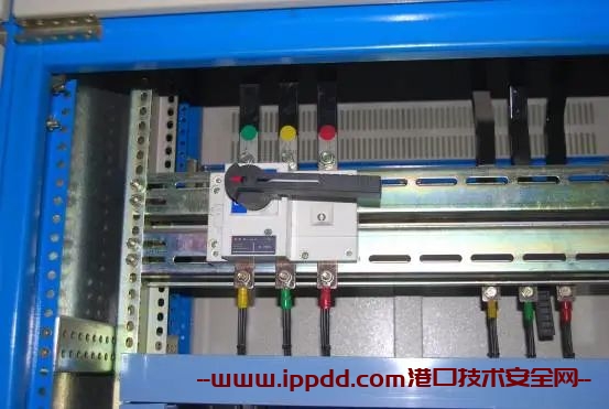 实用施工现场用电安全隐患（有图有依据）