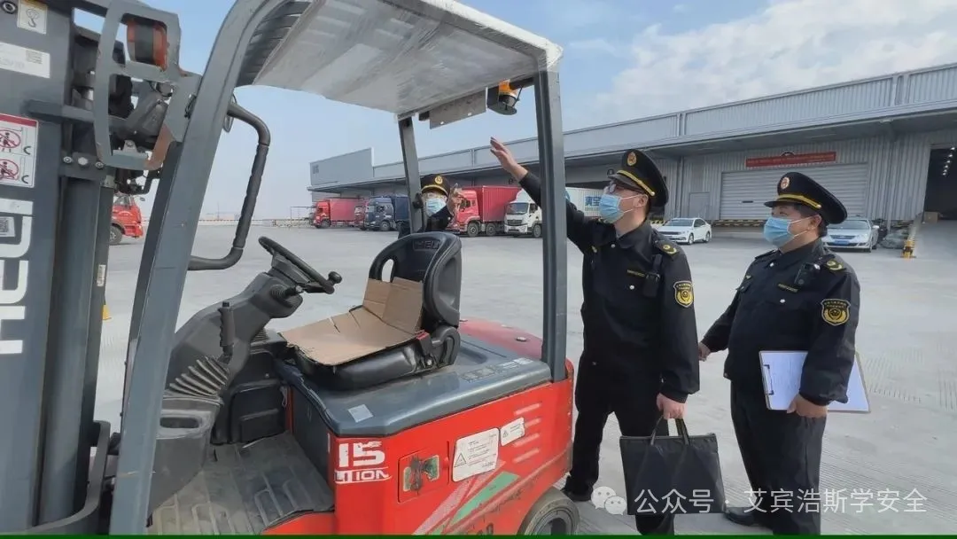 叉车使用结束司机离开后可以不拔钥匙么?