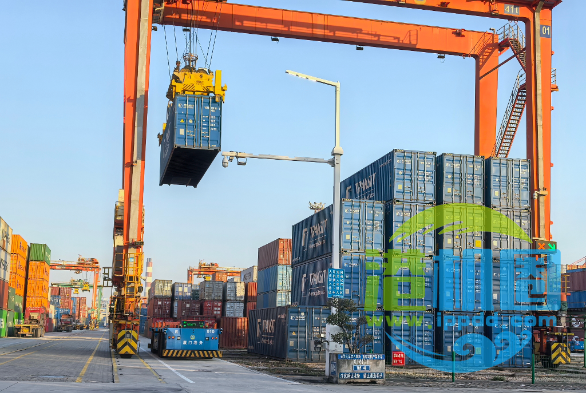 仅用4个相机实现亚厘米级控制？海睿未来视觉着箱技术解析