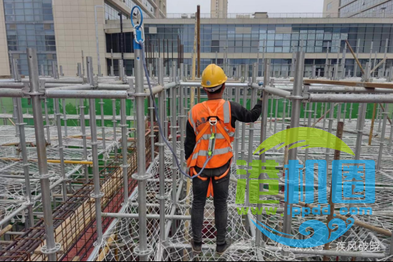 高处作业中安全带的28种挂法，别再说没地方挂安全带