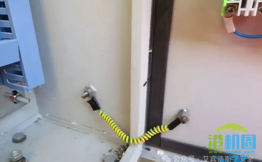 302.并不是所有的配电箱门都做跨接。